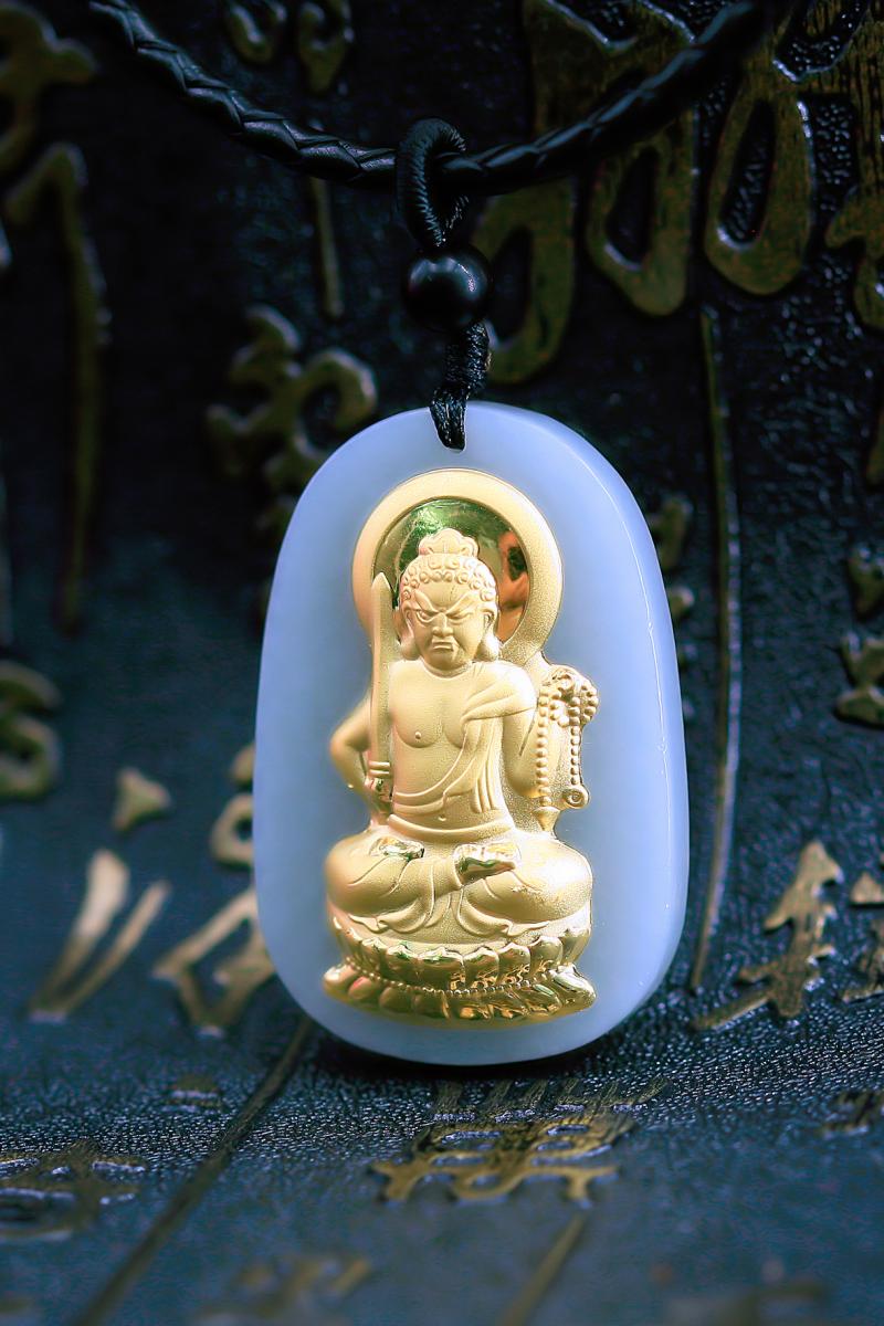 Mặt Bất Động Minh Vương bằng Ngọc dát Vàng cho nữ